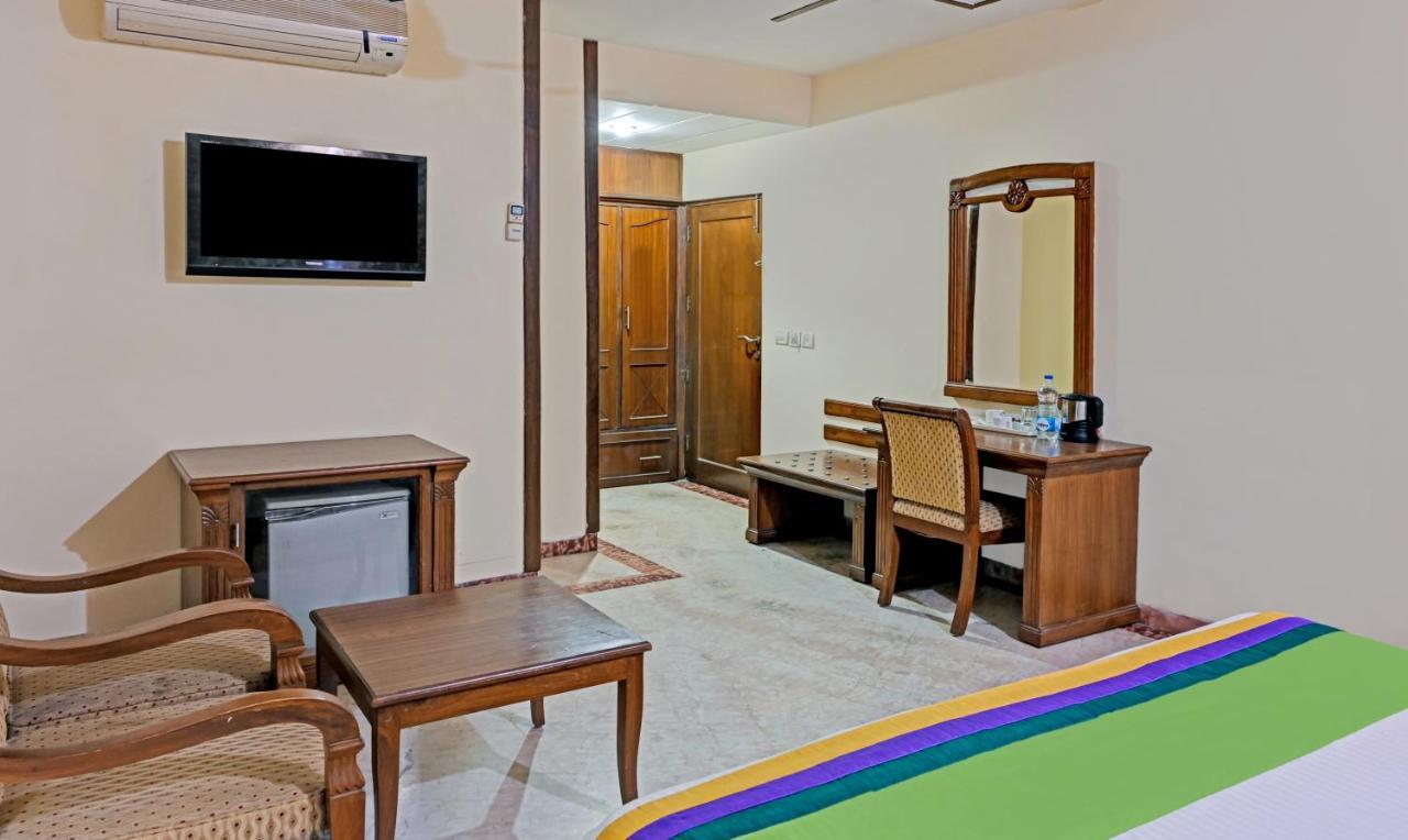 Itsy Hotels Auzone & Spa Chandīgarh Exterior foto